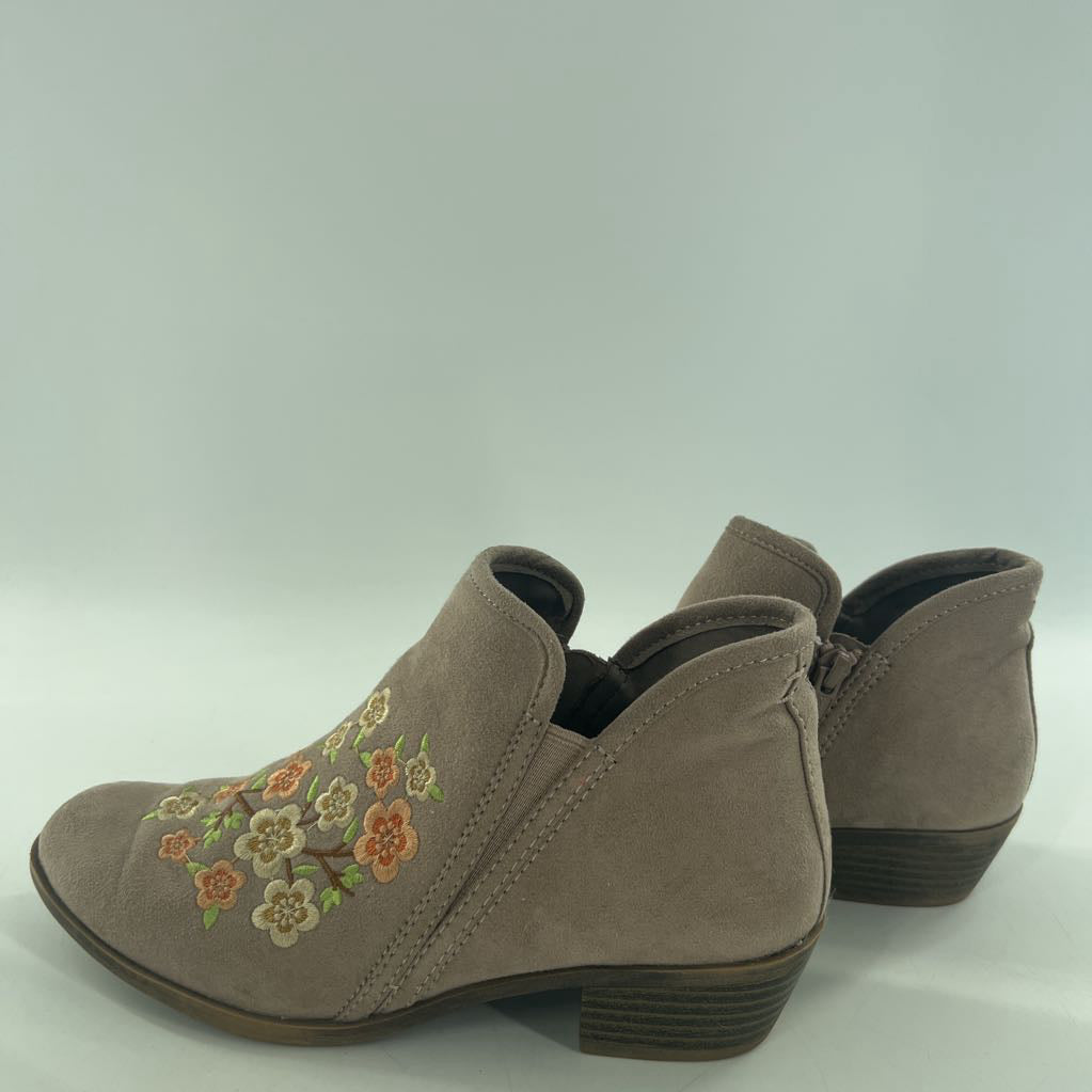 6.5 flo embroidered bootie