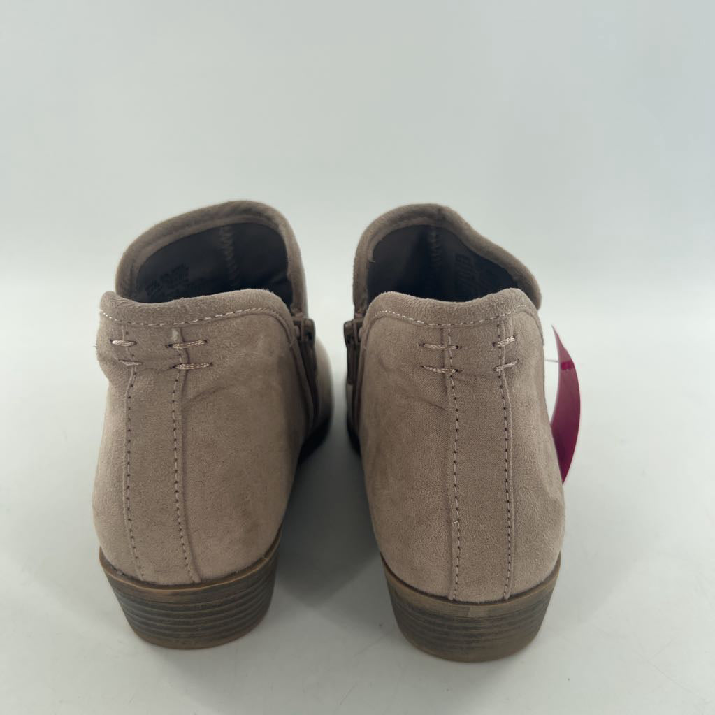6.5 flo embroidered bootie