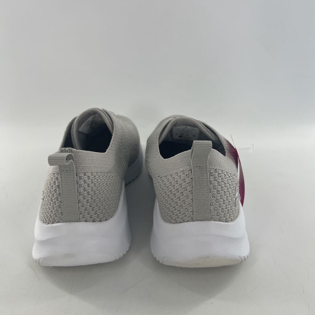 10 knit slip-on sneaker