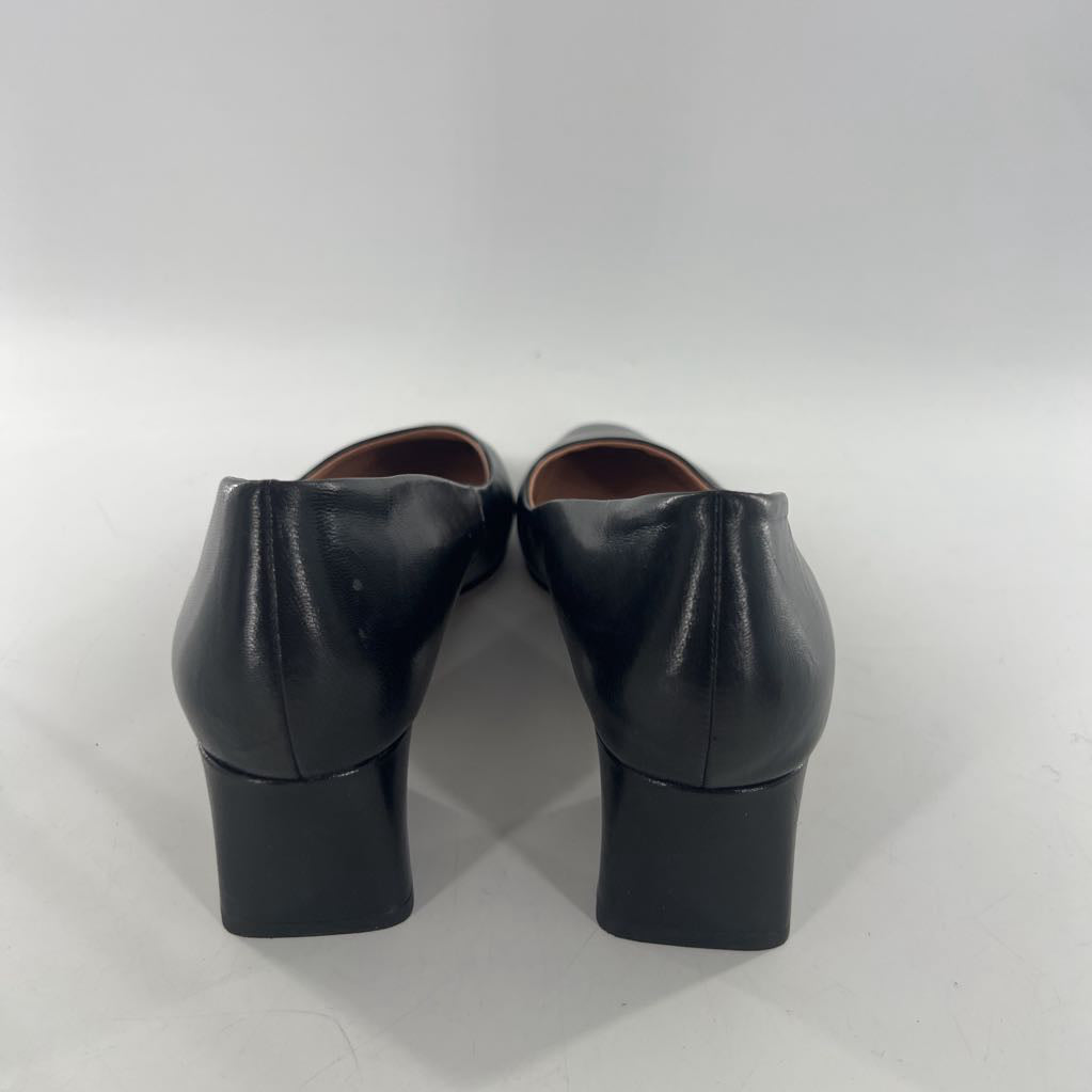 11 leather low heel pumps