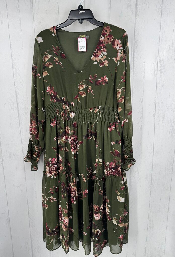 12 flo print v-neck l/s tiered dress