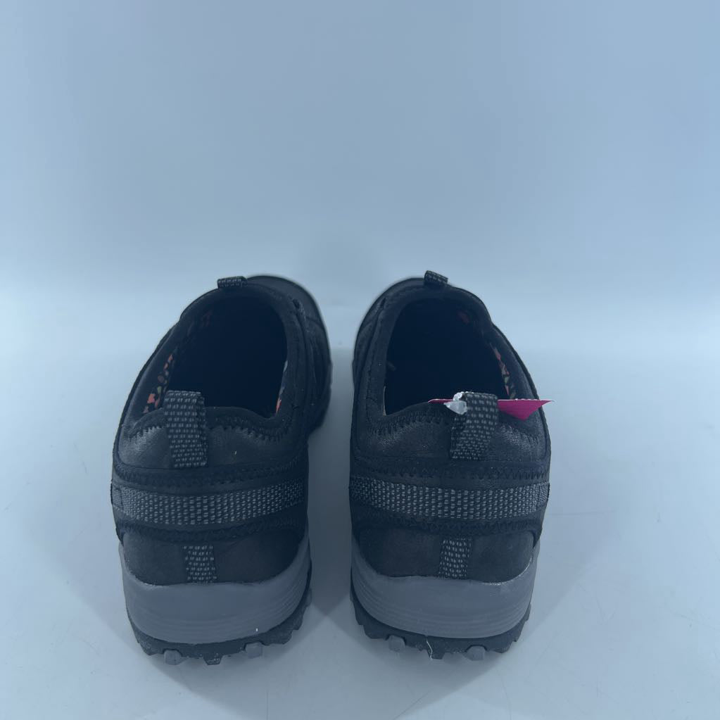 9 slip-on memory foam sneaker