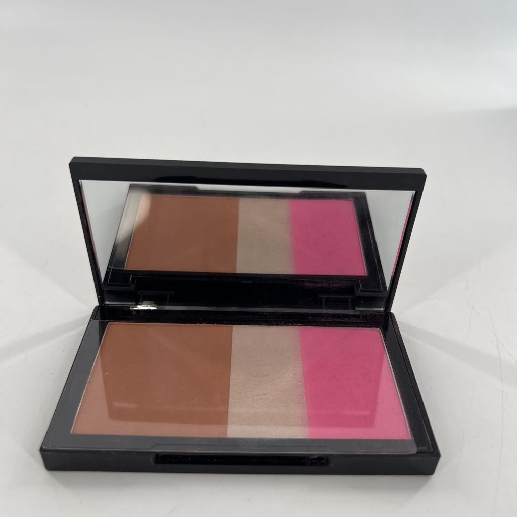 3-in-1 bronze,highlight & blush compact