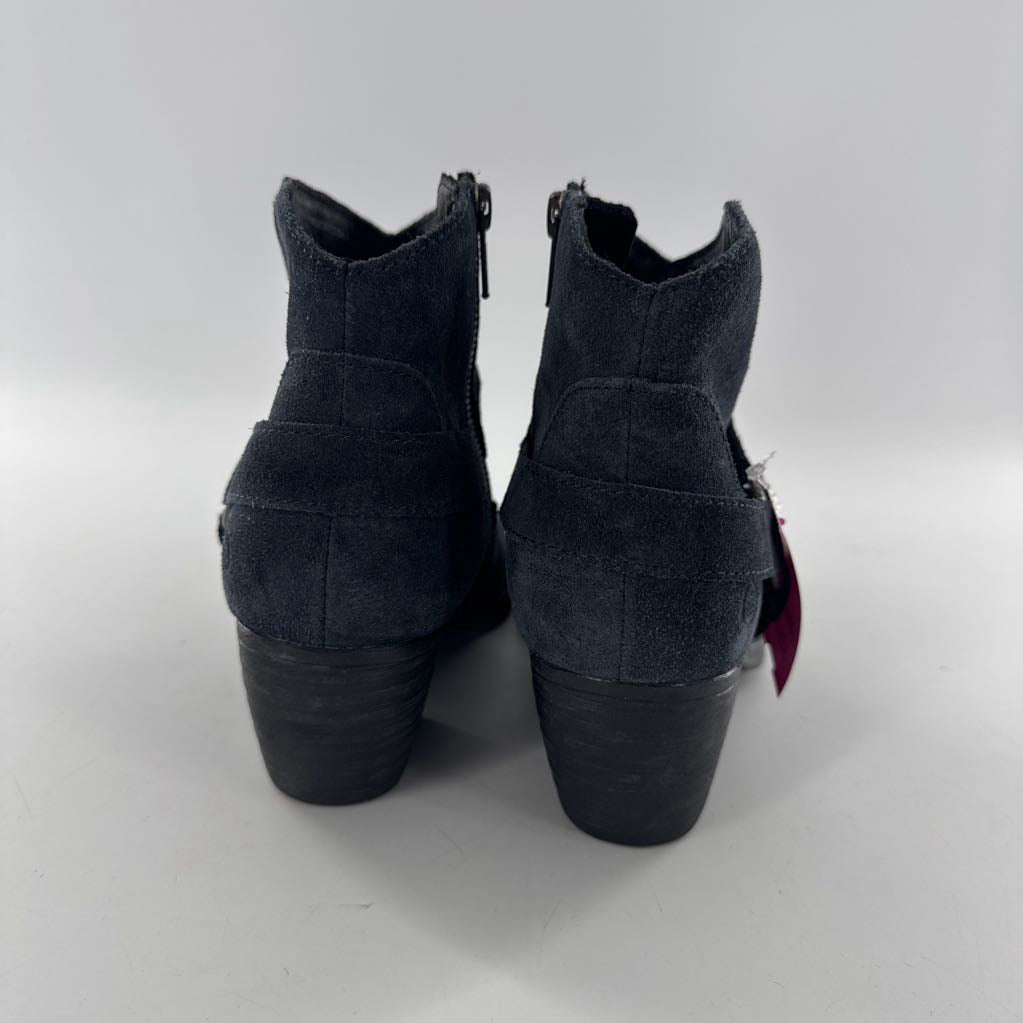 8.5 suede ankle boot