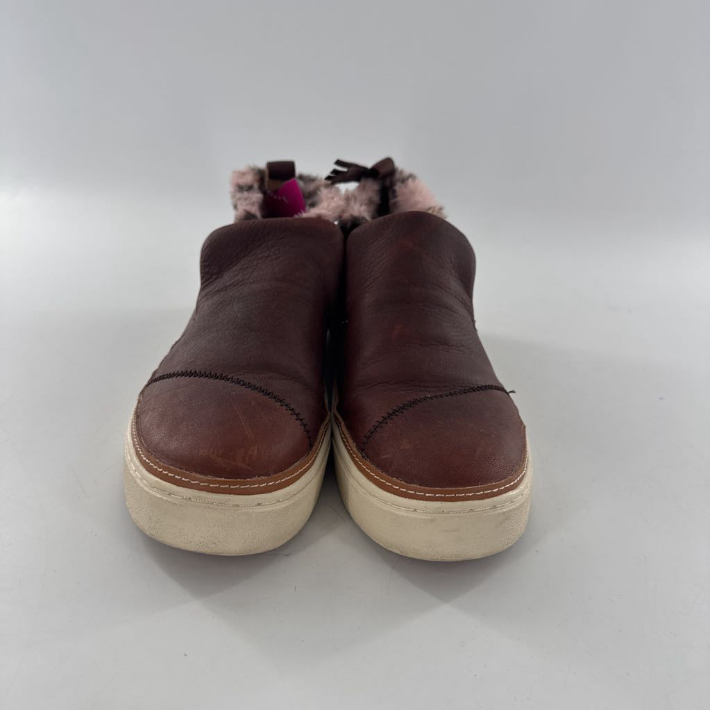 8.5 faux fur lined leather bootie