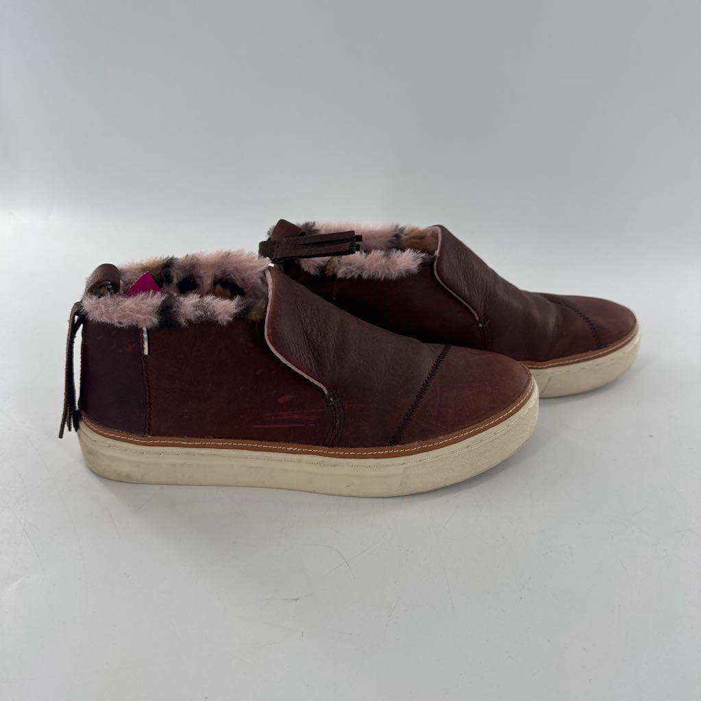 8.5 faux fur lined leather bootie