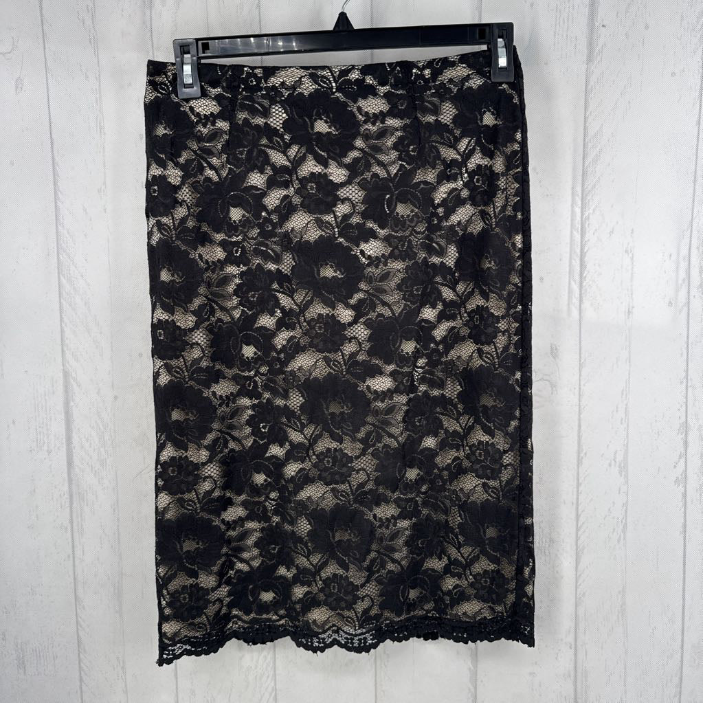 8 lined lace skirt
