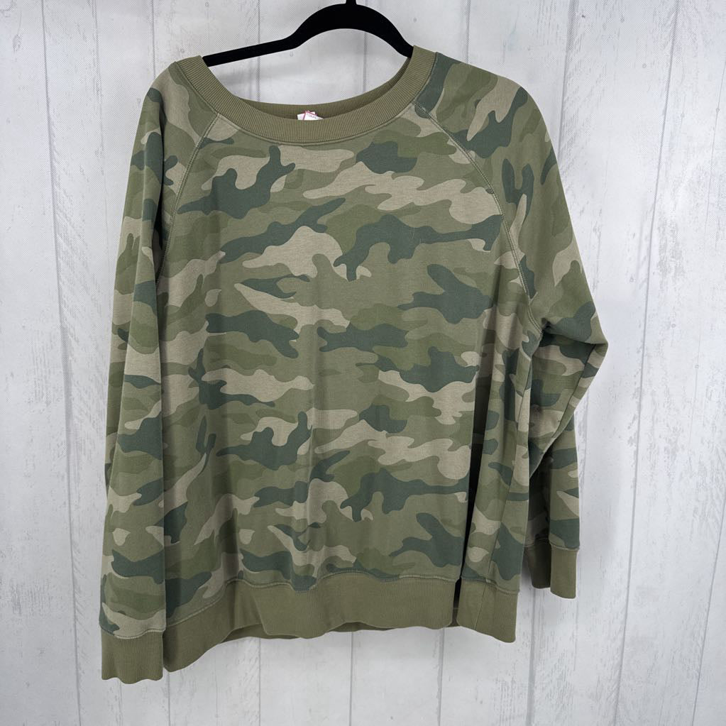 2X camo print sweatshirt