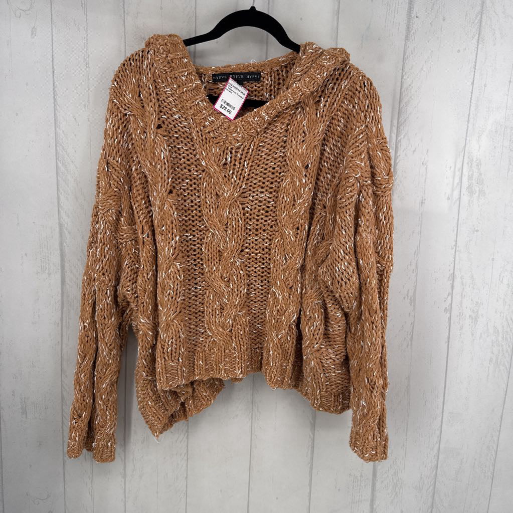 L cable knit hooded sweater