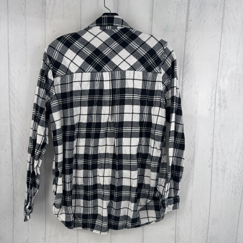 M plaid flannel button down l/s top