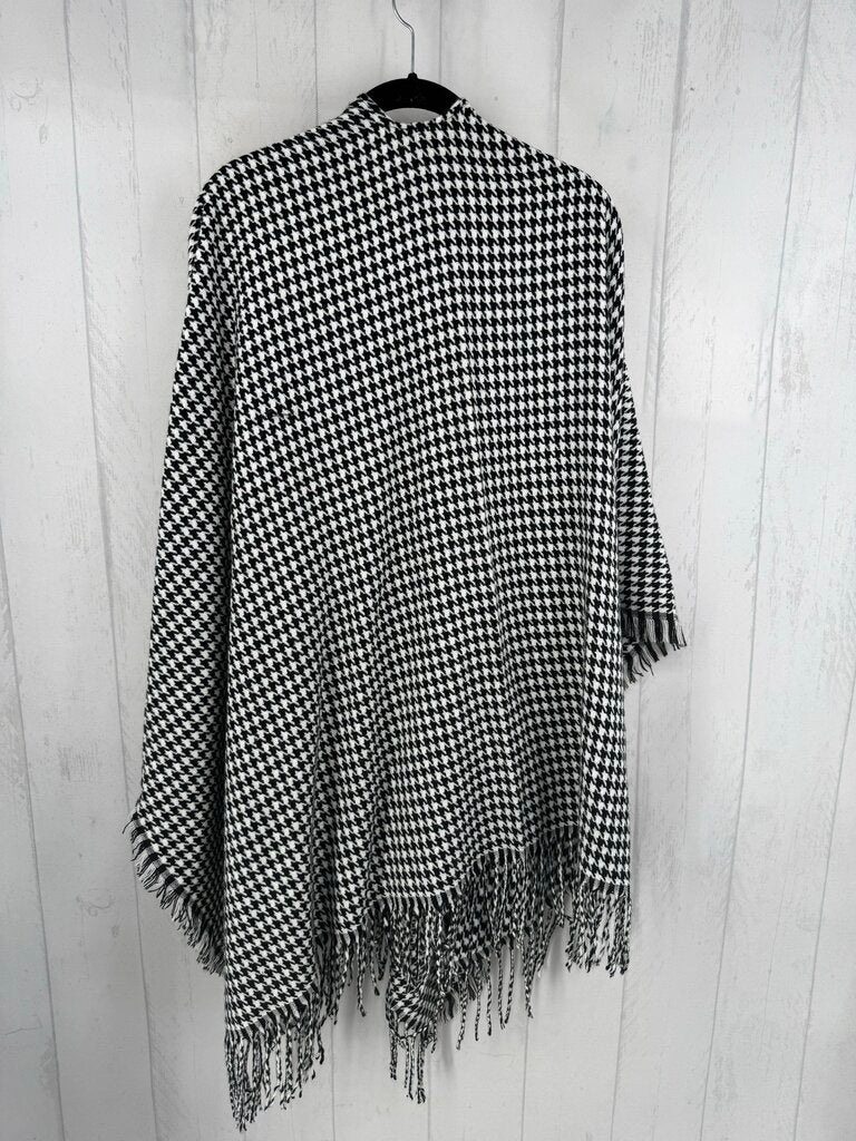 O/S houndstooth print ruana