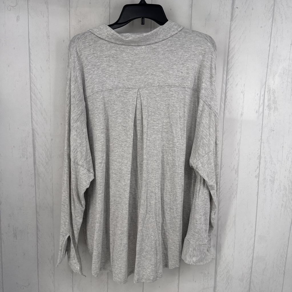 XL button down hi-lo l/s top