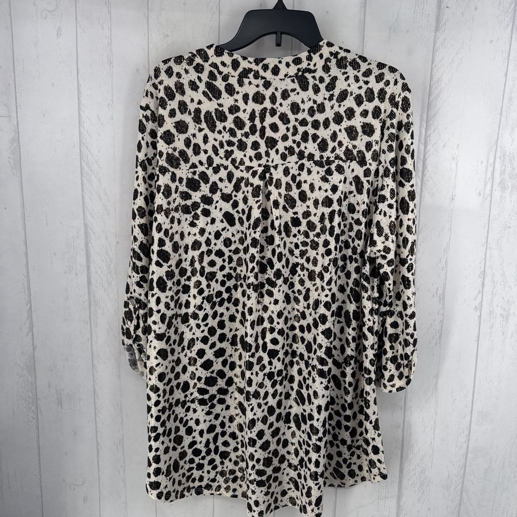 XL animal print split neck 3/4 slv top
