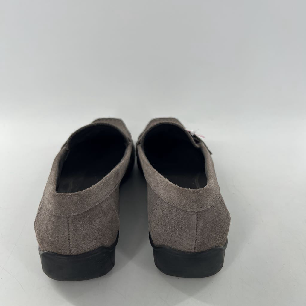 8 suede loafer