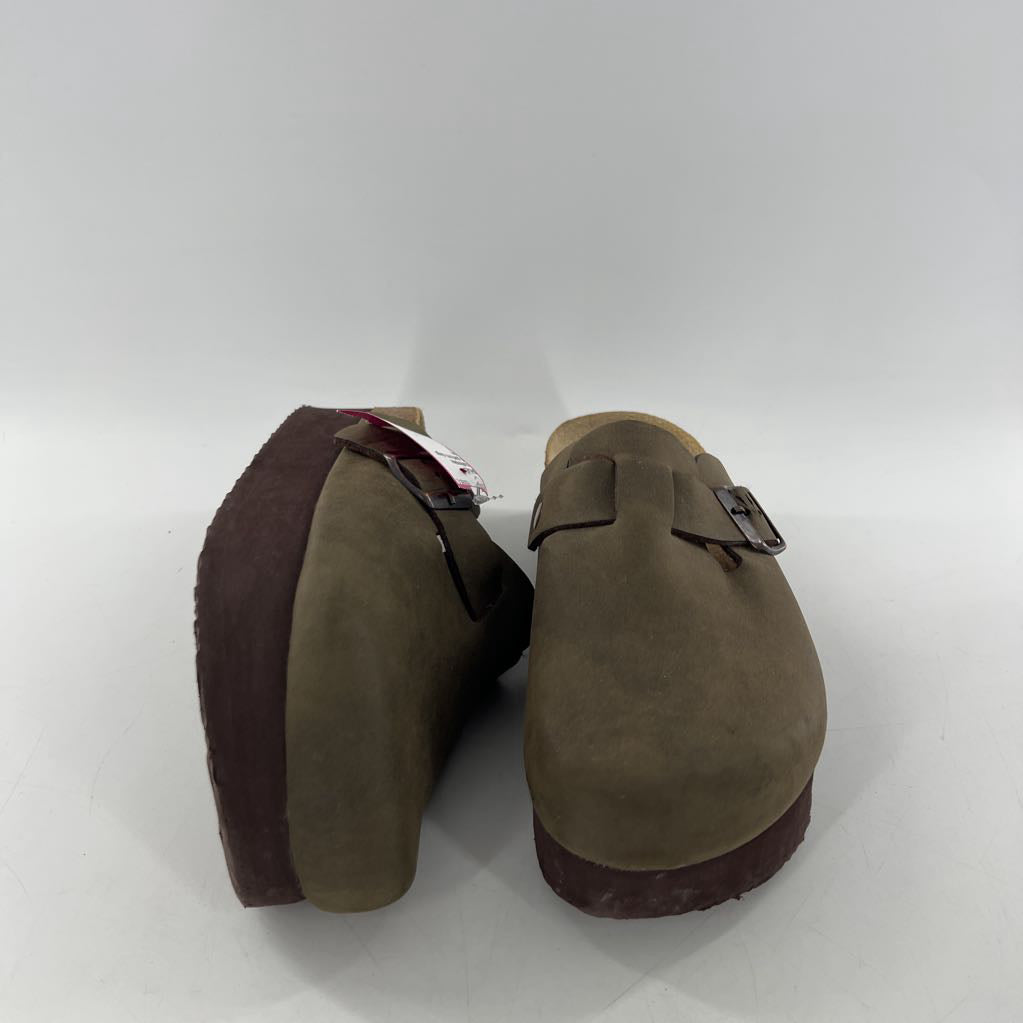 8 platform clogs