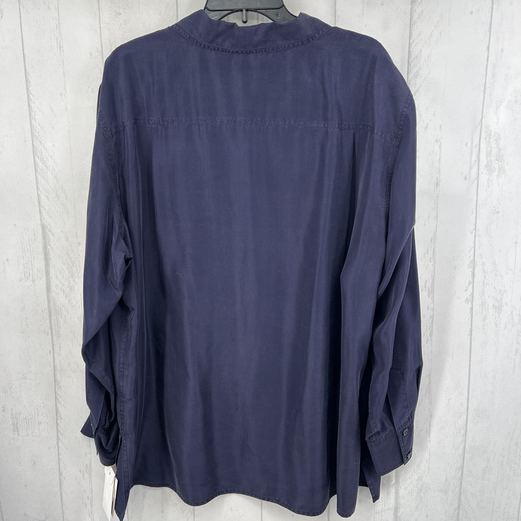 R56 18 button down l/s top