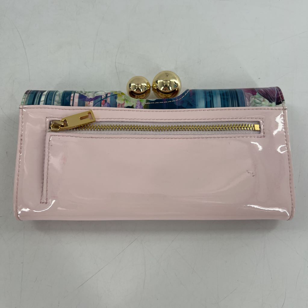patent bouquet design floral bobble matinee wallet/clutch