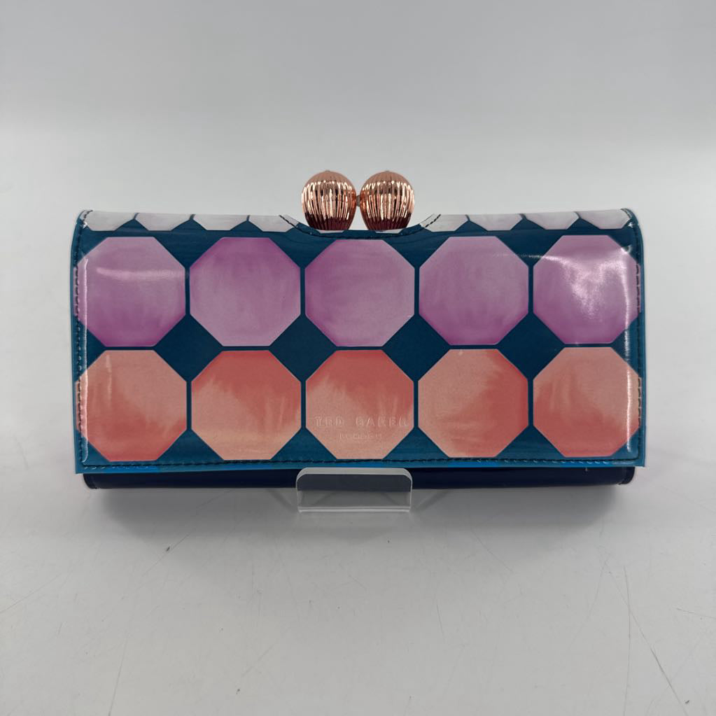 R165 patent octagonal/geometric print wallet/clutch