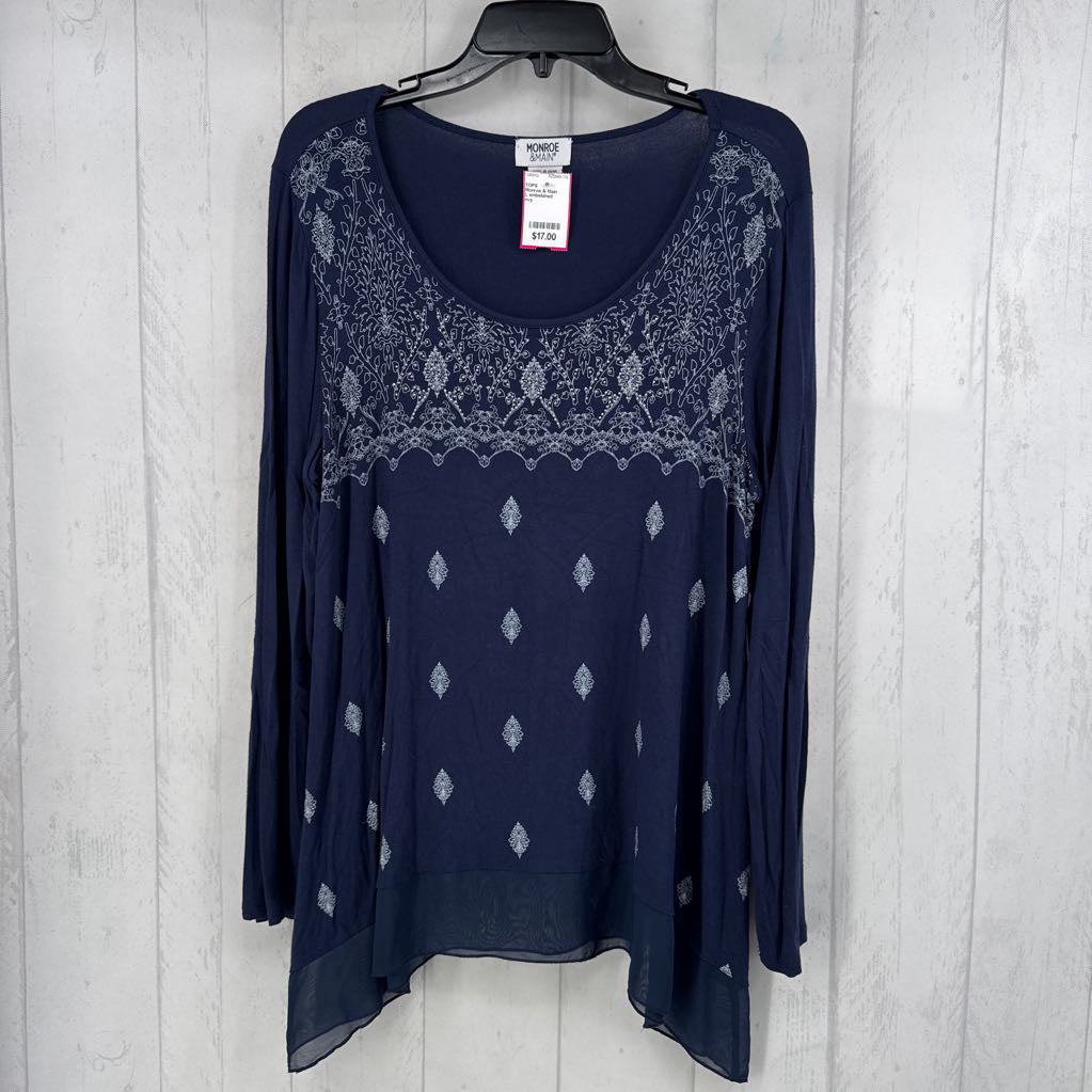 L embelished medalion 3/4 slv tee