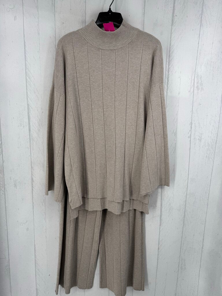 S/M 2pc ribbed pant set