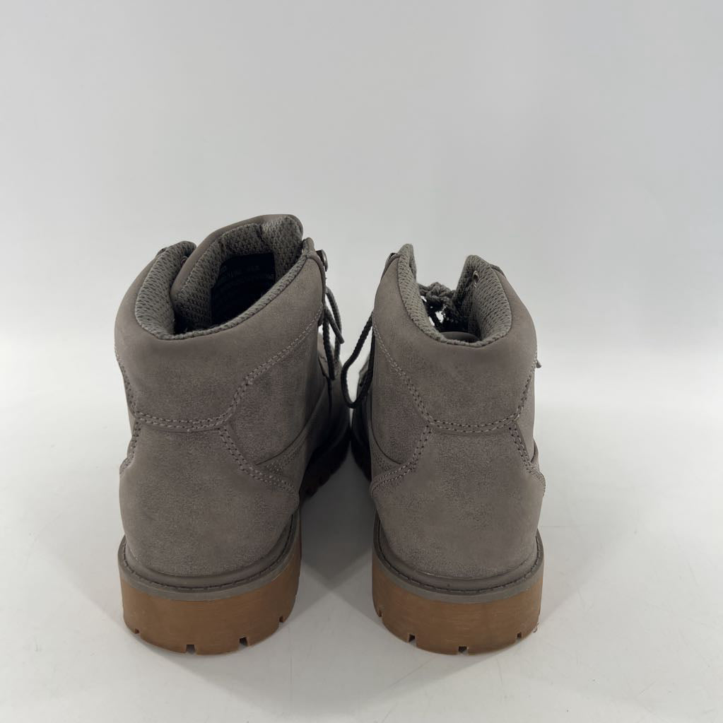 7.5 hiking boots