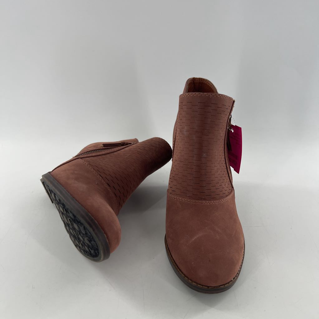 7.5 perforated side zip ankle boots