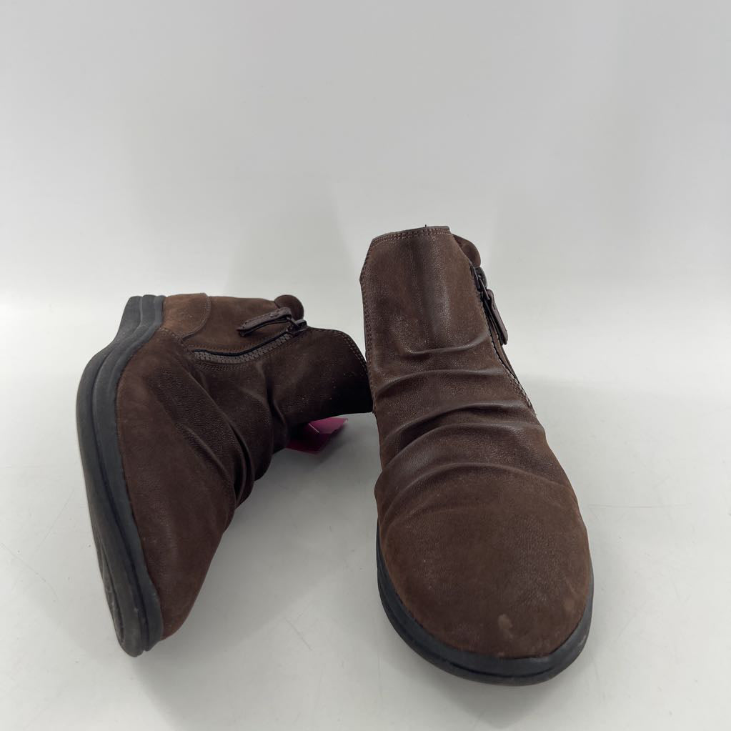 10 ruched side zip ankle boots