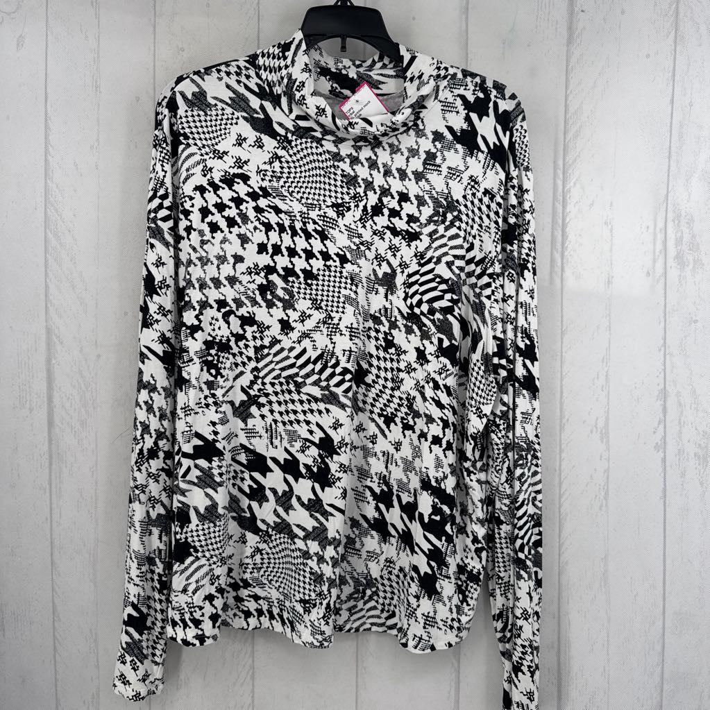 XL printed mock neck l/s tee