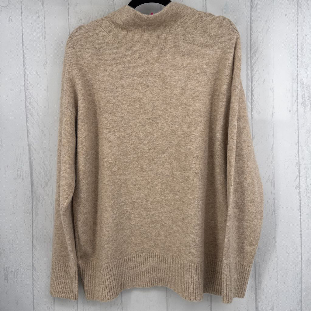 R40 M mock neck sweater