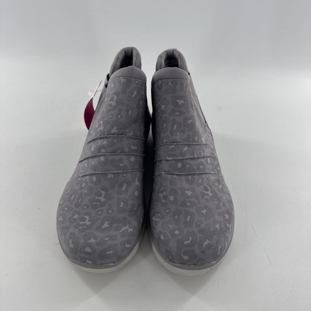 9.5 animal print slip-on bootie
