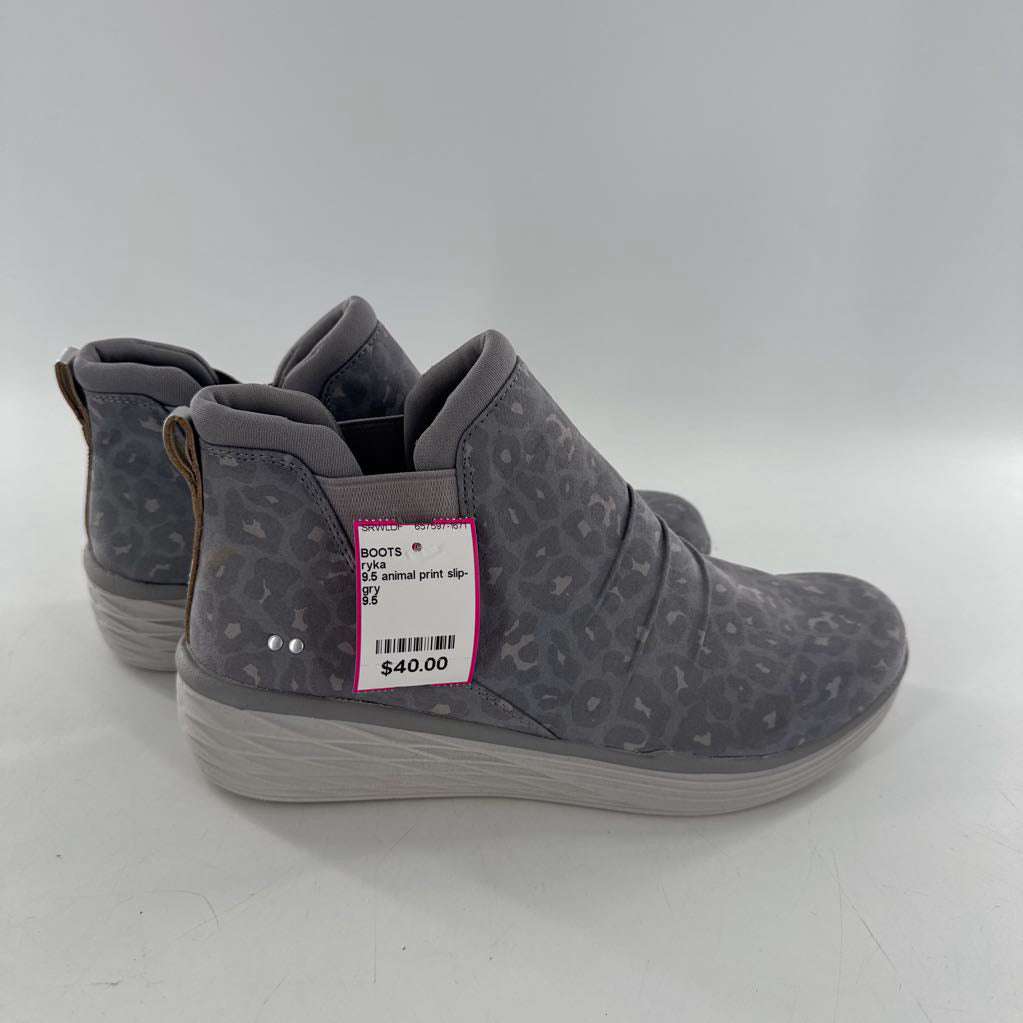 9.5 animal print slip-on bootie