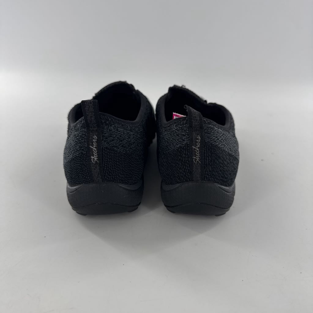 8 slip-on sneaker