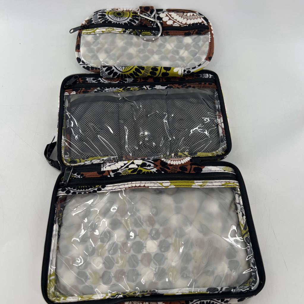 quilted floral/medallion print handing cosmetic organizer