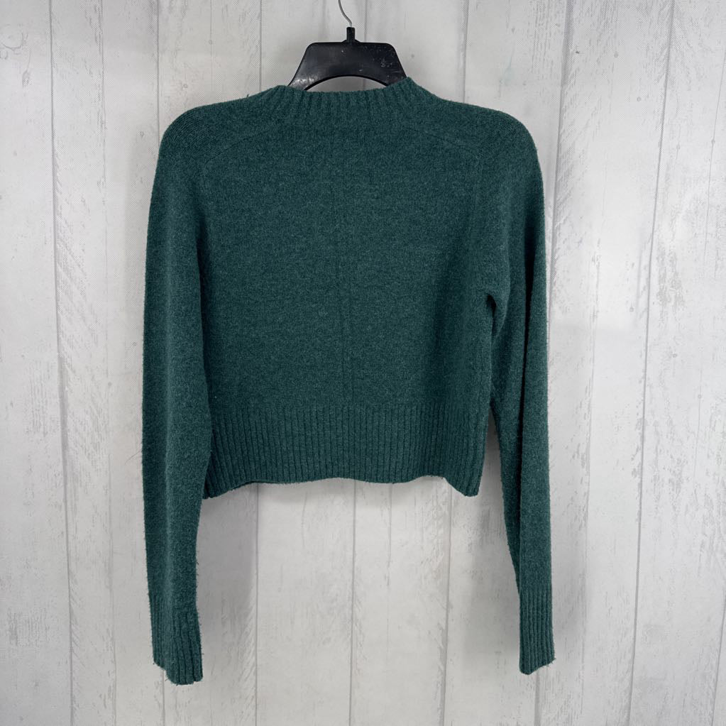 XS crewneck crop sweater
