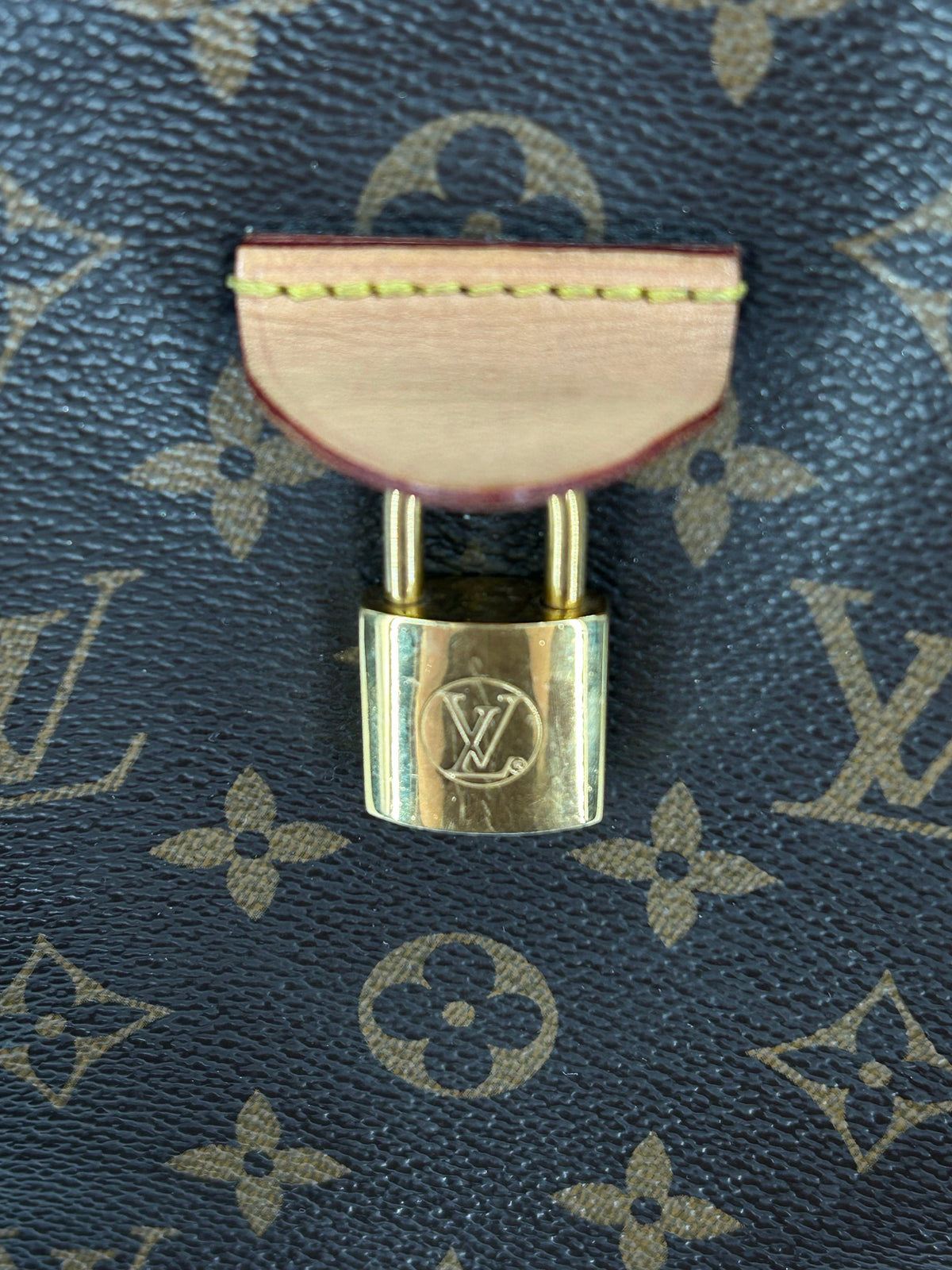 Monogram Rivoli MM