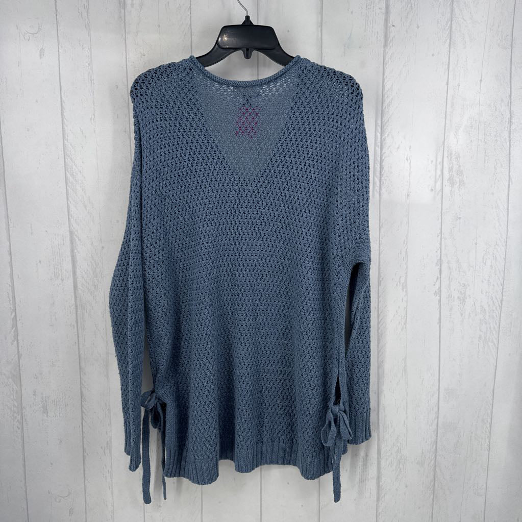 M crochet v-neck sweater