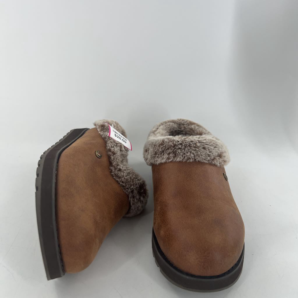 10 faux fur lined clog
