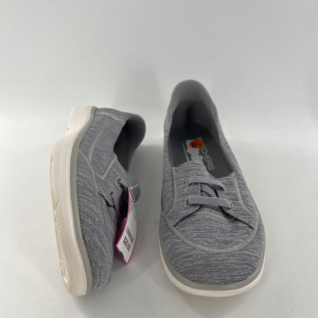 8.5 slip-on sneaker