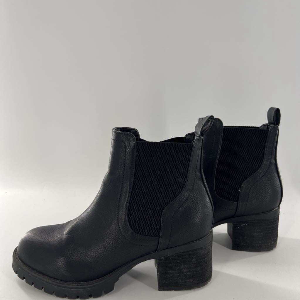 6.5 slip-on lug sole ankle boot