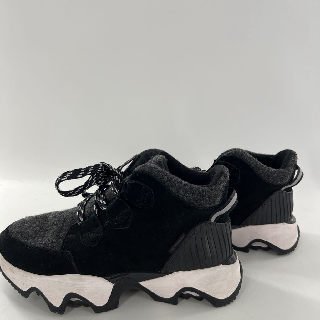 7.5 hiking boot