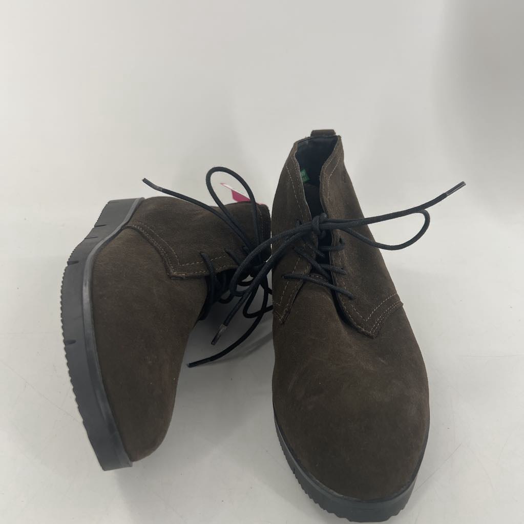 9.5 suded lace up ankle boots