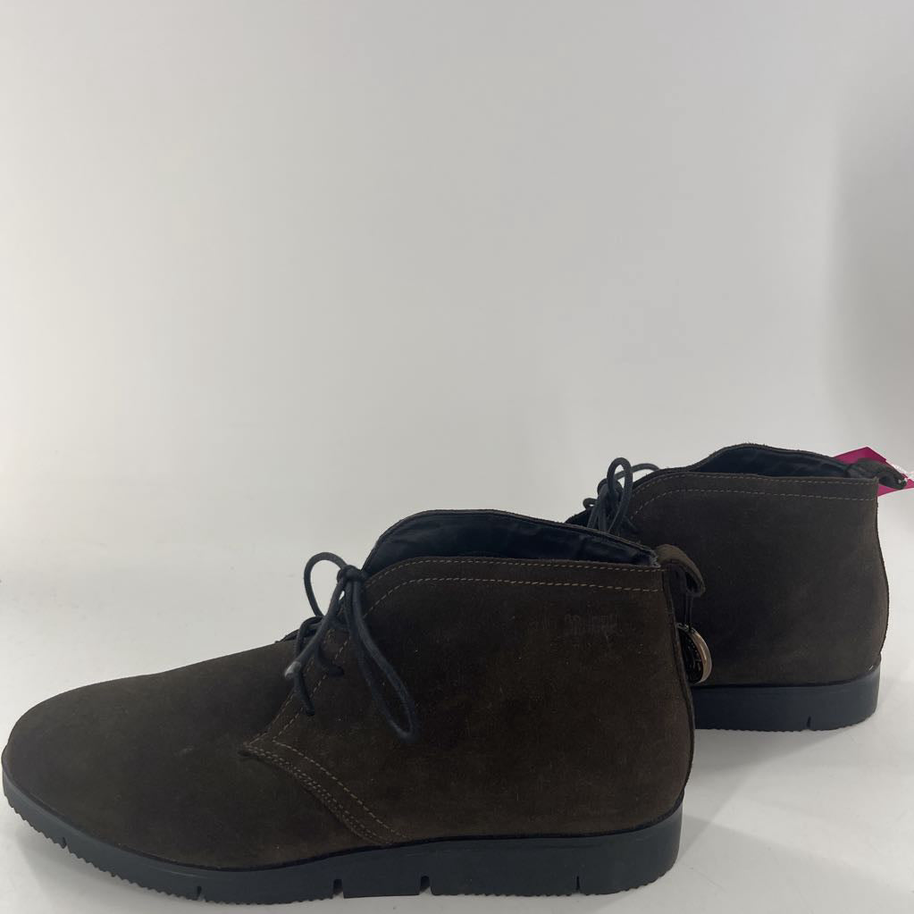9.5 suded lace up ankle boots
