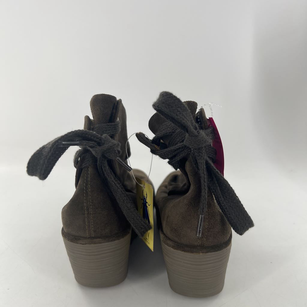 9/9.5 slouchy wrap around lace detail wedge ankle boots