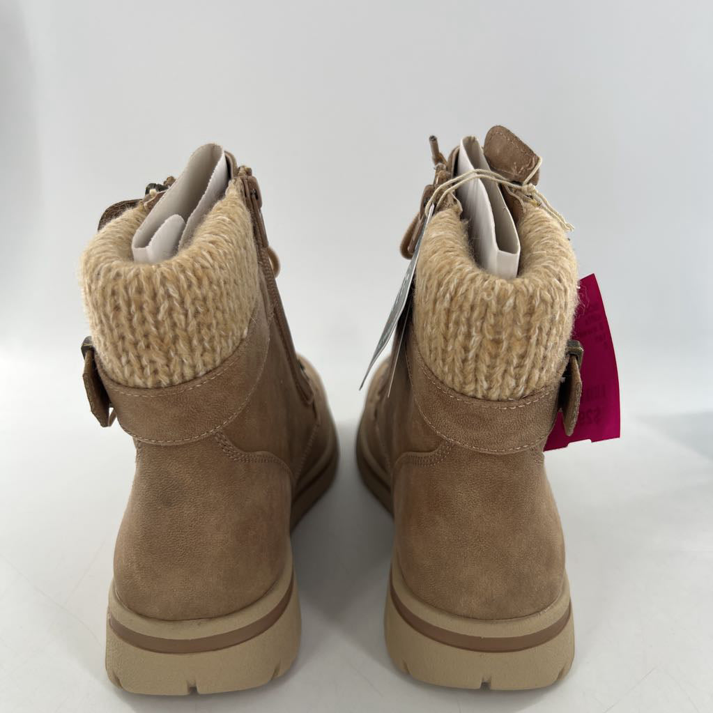 8 sweater knit collar side zip hiking boots