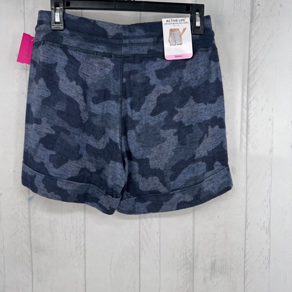 S camo print shorts
