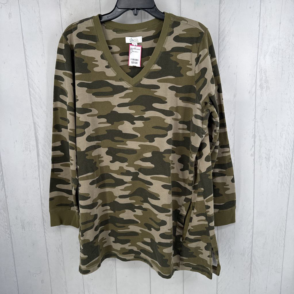 XL camo print v-neck sweatshirt