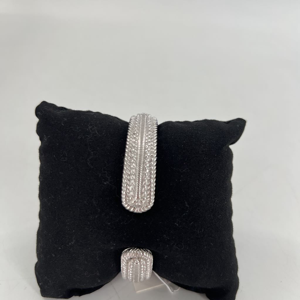 .925 silver cuff bracelet w/ crystal hearts