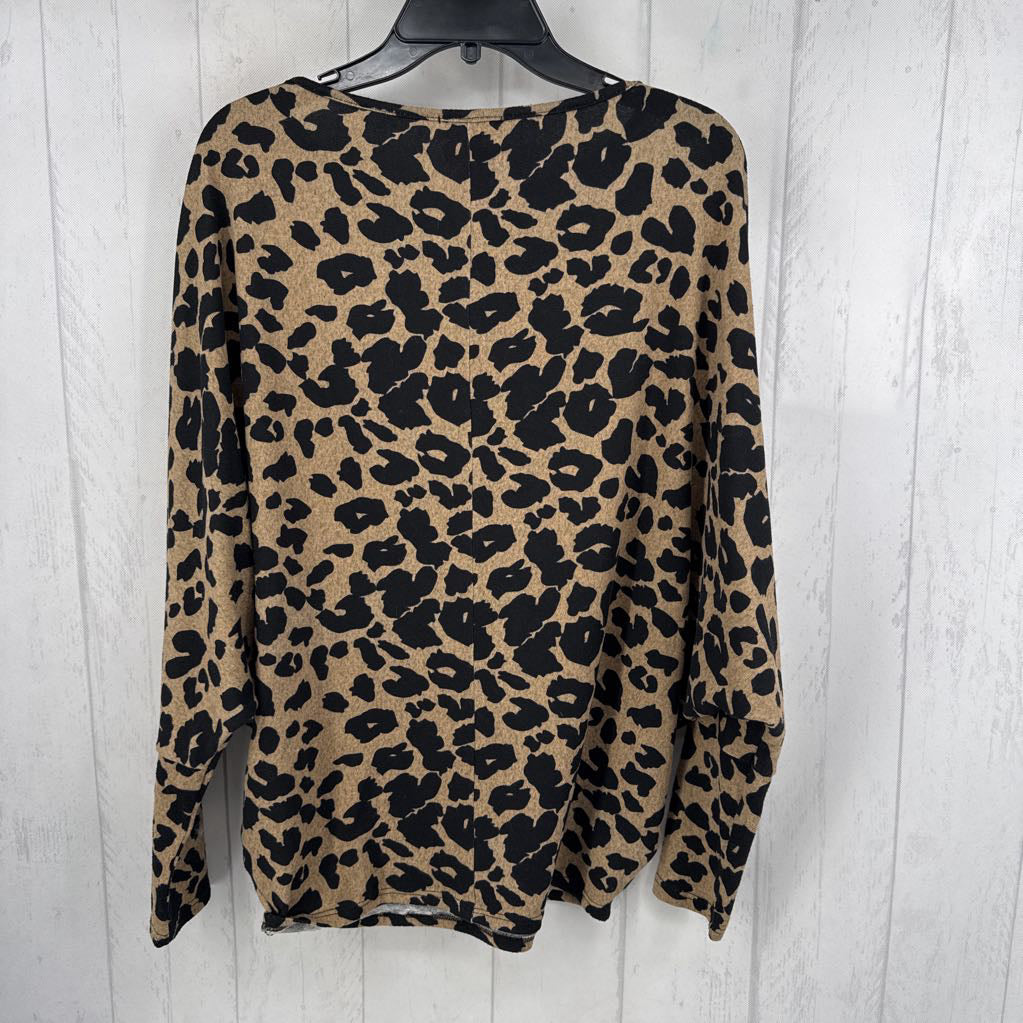 M animal print dolman slv top