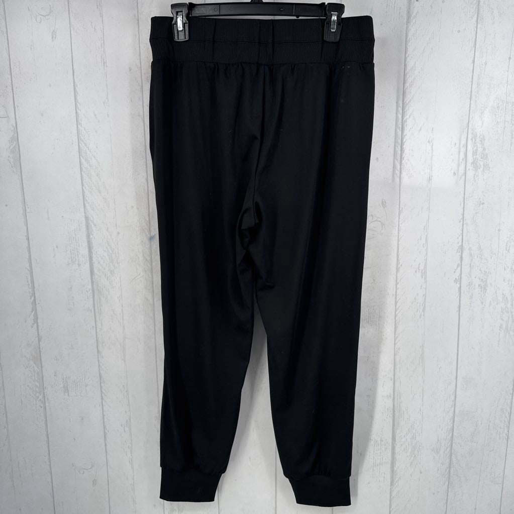 M pull-on joggers