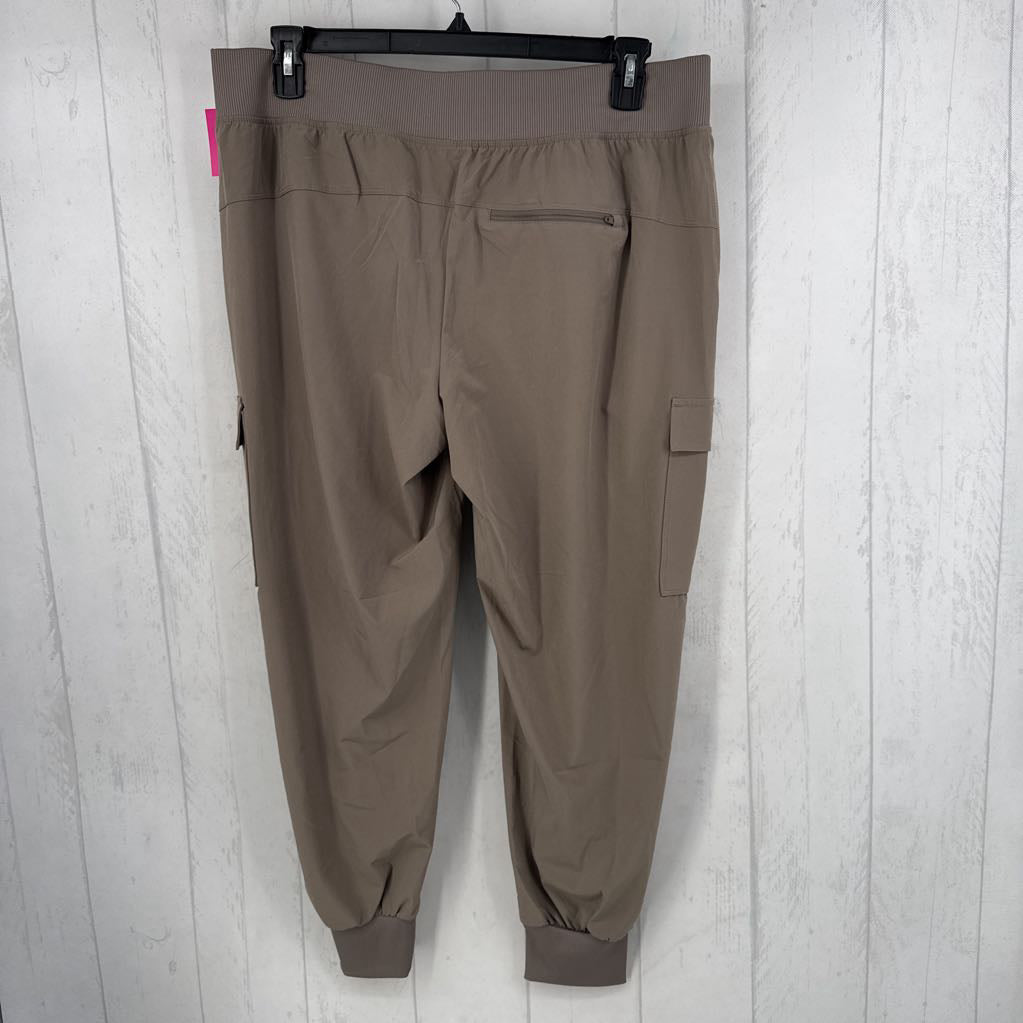 L pull-on joggers